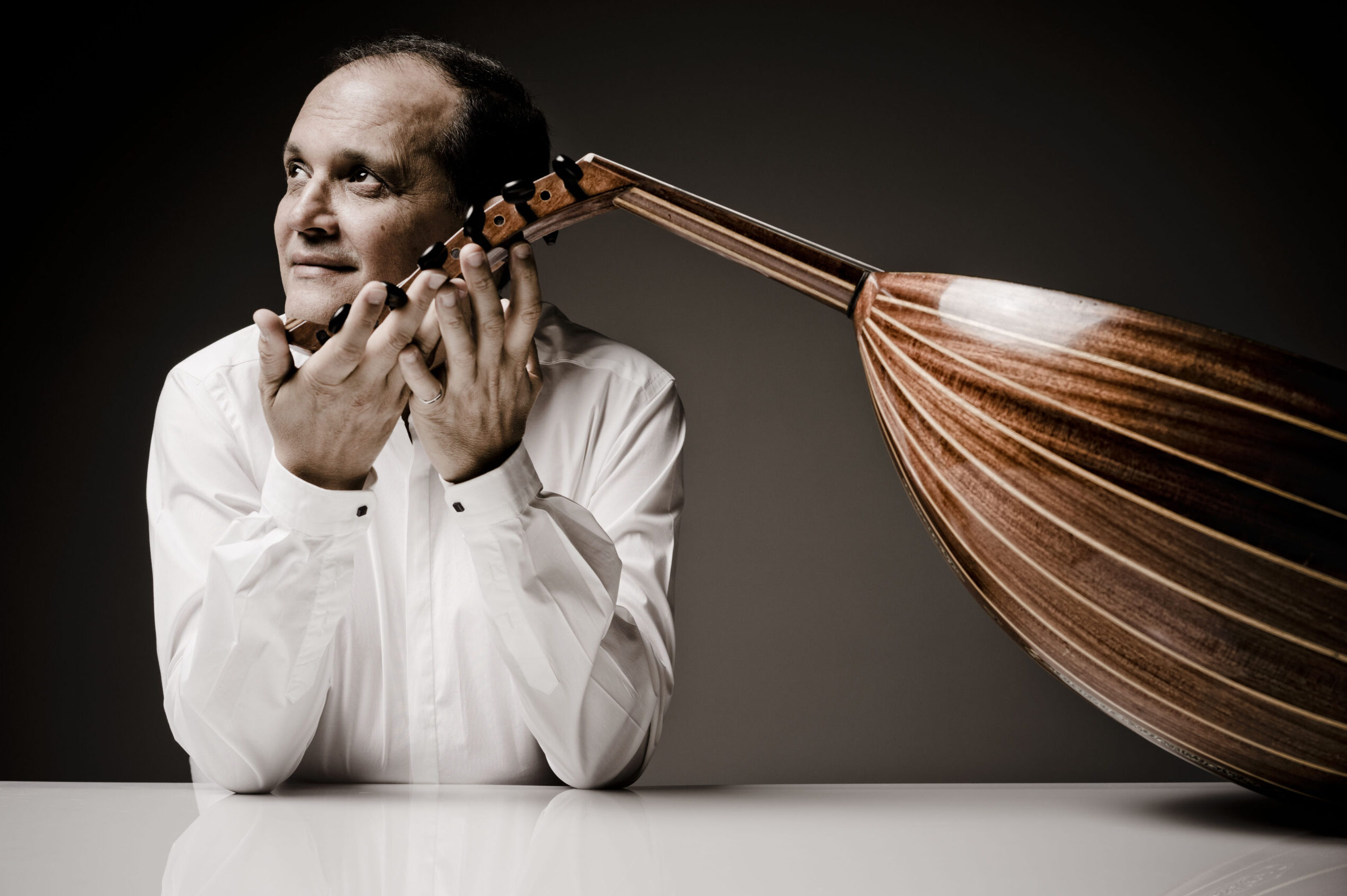 Anouar Brahem Photo: Marco Borggreve